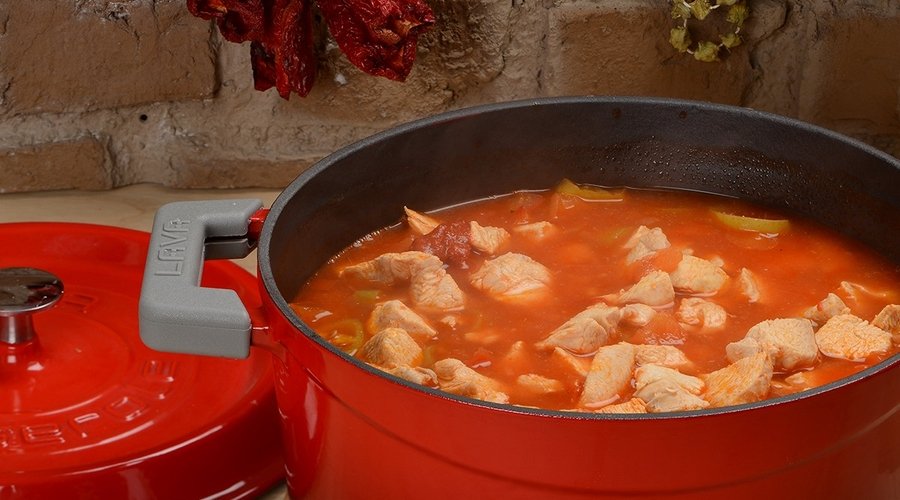 lava posuda na indukcijskoj ploči