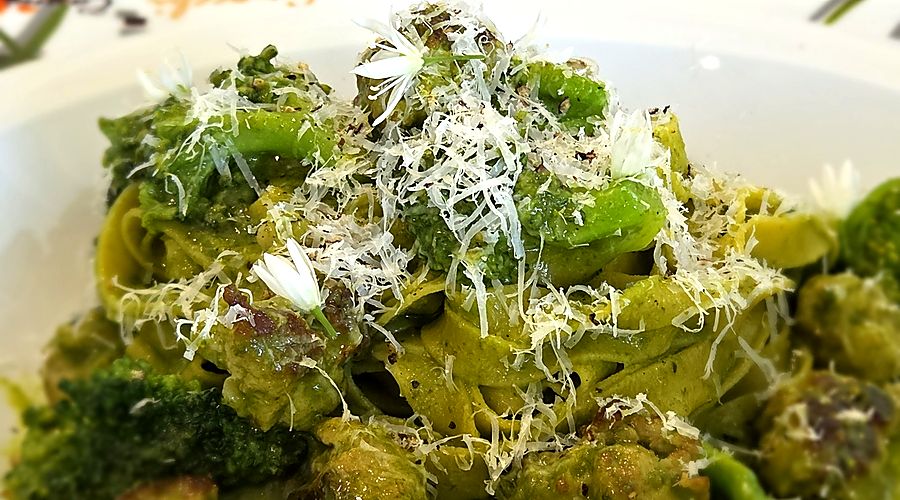 pasta s kobasicom i brokulom