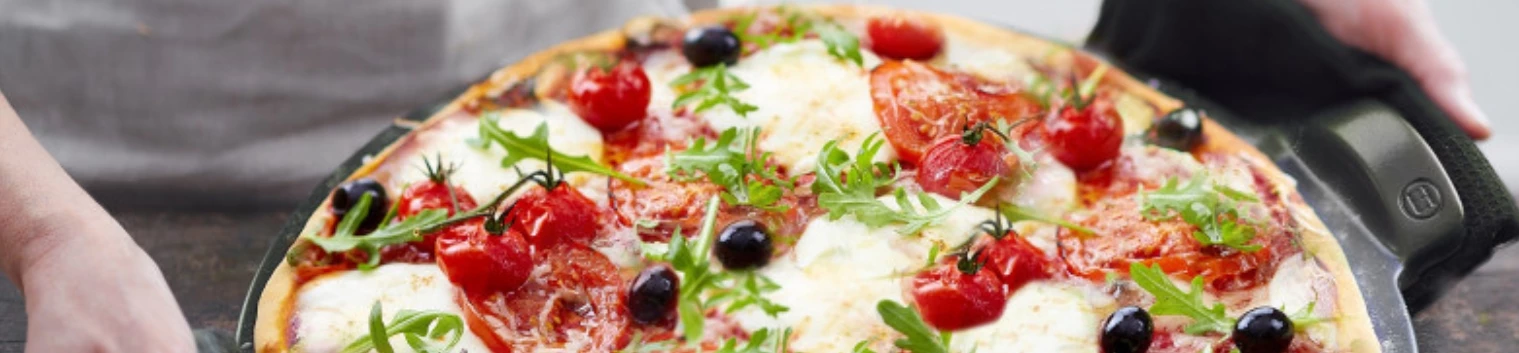 Lopatice za ubacivanje i okretanje pizze